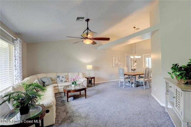 Building Photo - 562 Rolling Hill Dr