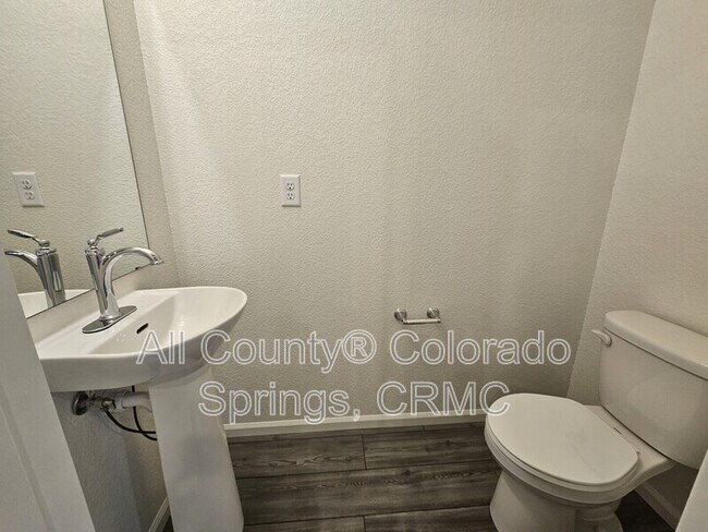 Building Photo - 9256 Lytle Grv