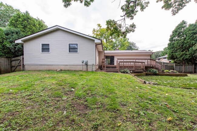 Building Photo - 8929 42 Ct
