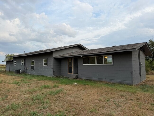Building Photo - 850 Co Rd 218
