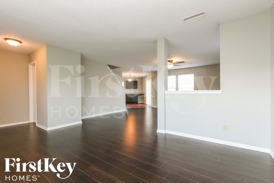 Building Photo - 10342 Fairmont Ln