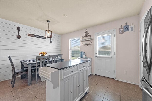 Building Photo - 2107 Hartley Dr