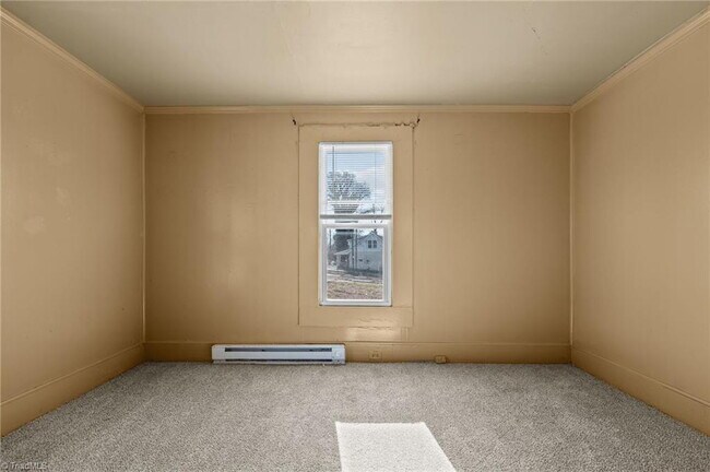 Building Photo - "Charming 3-Bedroom Home in the Heart of Winston-Salem-Pets Welcome Housing Vouchers Accepted!