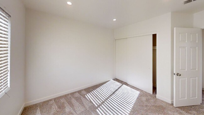 Building Photo - 4 Bedroom Home in Rolling Hills Community Yucaipa CA