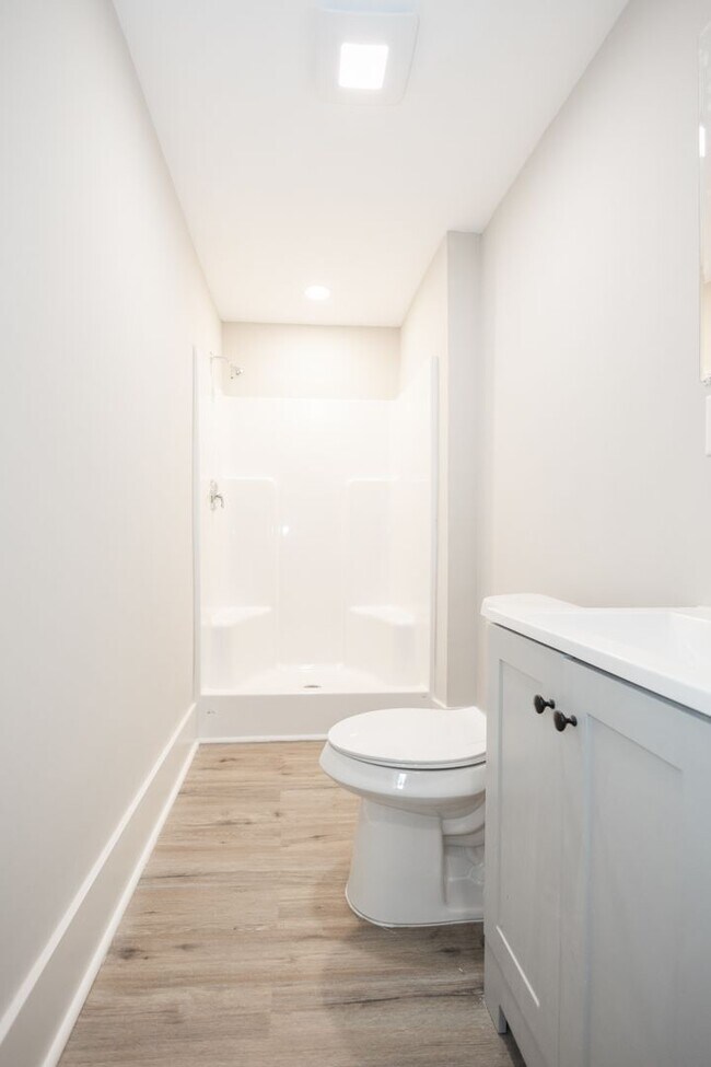 Building Photo - 725 W Poplar St