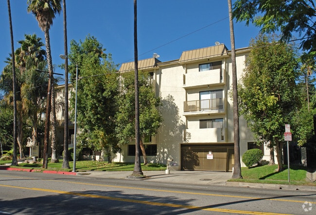 Building Photo - Sierra Vista