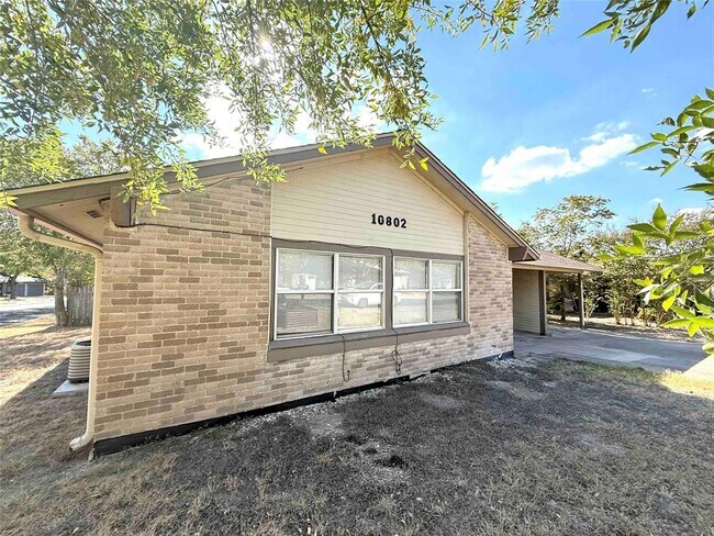 Primary Photo - 10802 Lambert Cir