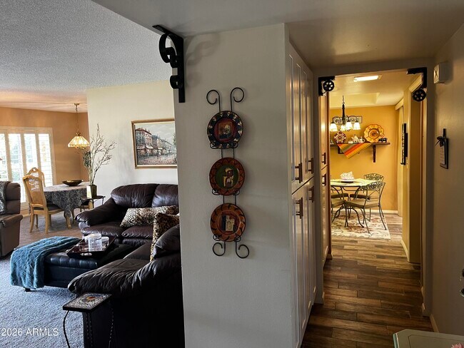Building Photo - 6851 E Golden Hills Way