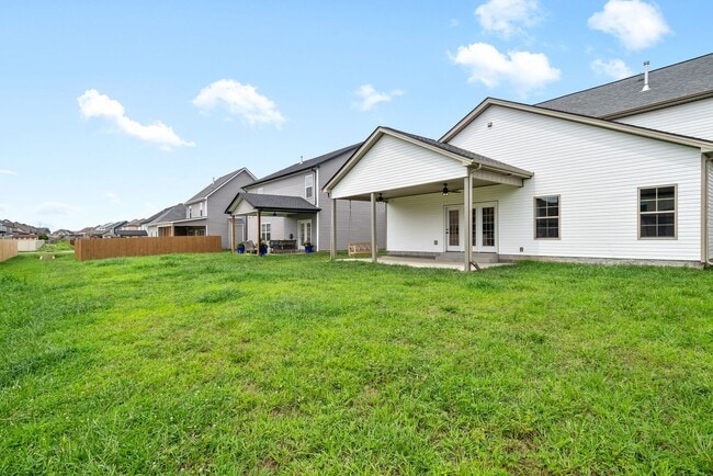 Building Photo - Dog Friendly Four Bedroom Near I24!
