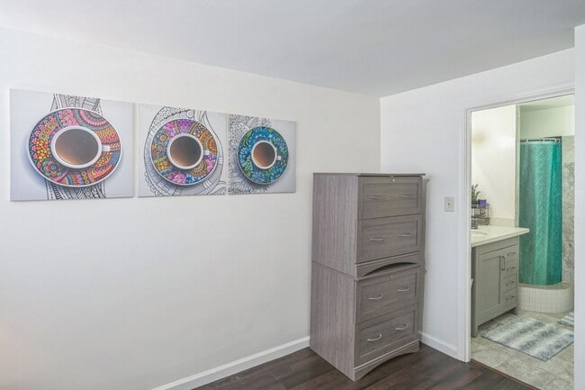 Building Photo - Charming central 3BR Condo in Honolulu