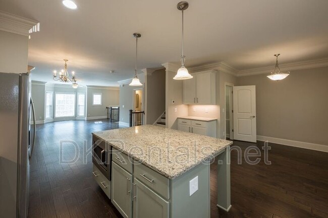 Building Photo - 921 Hickory Leaf Ct SE