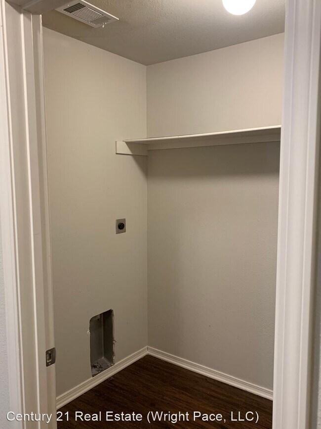 Building Photo - 3 br, 2 bath House - 4724 Bedrock