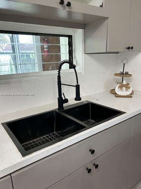 Building Photo - 4119 SW 49th St