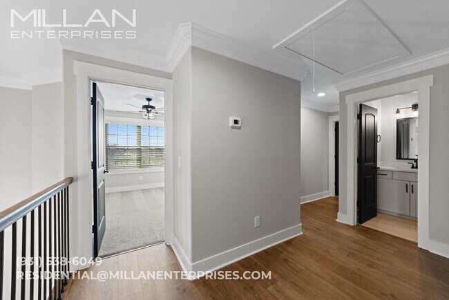 Building Photo - Elegant All-Brick Townhome in a Gated Community in Sango