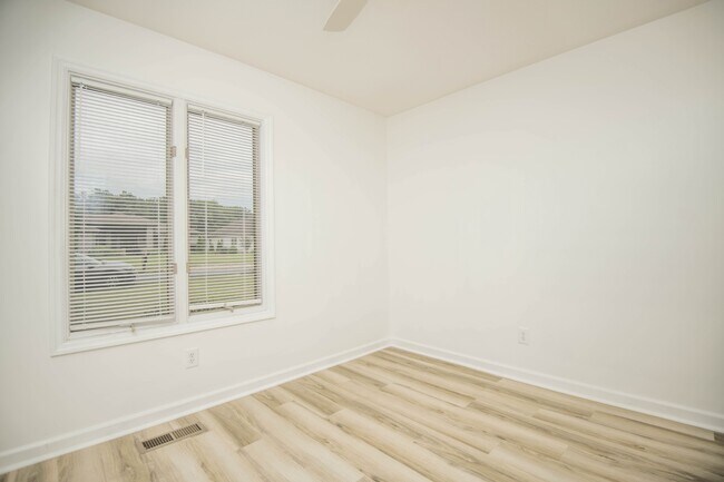 Building Photo - 106 Oohleeno Way
