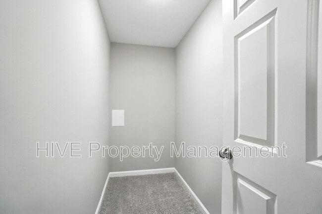 Building Photo - 6888 Lady Abigail Dr