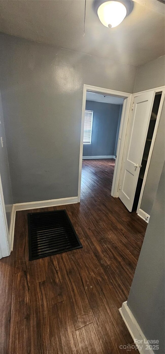 Building Photo - 400 Keswick Ave