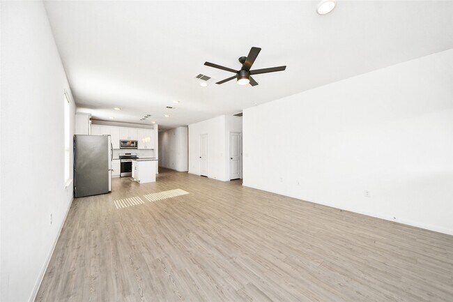 Building Photo - 14817 Ash Landing Dr