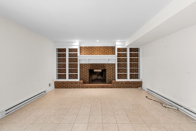 Building Photo - 4 Bed 3 Bath - Silver Spring Single Family...