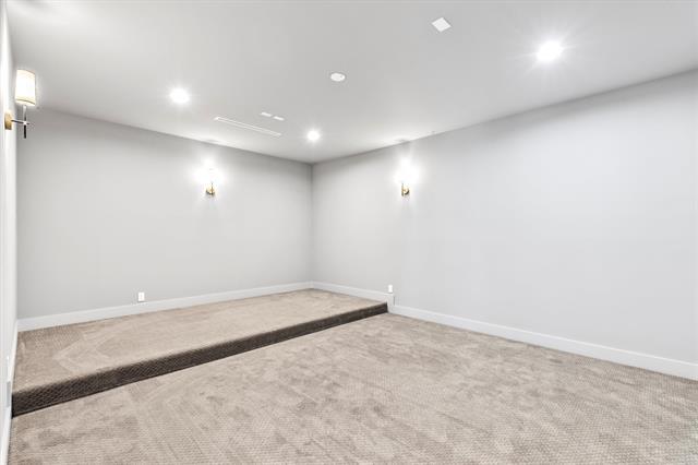 Building Photo - 6411 Royal Ln