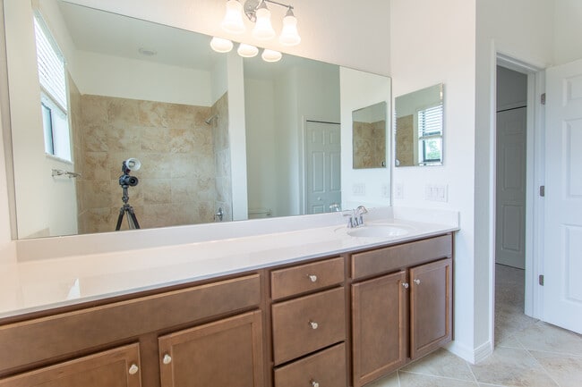 Building Photo - 20457 Lagente Cir