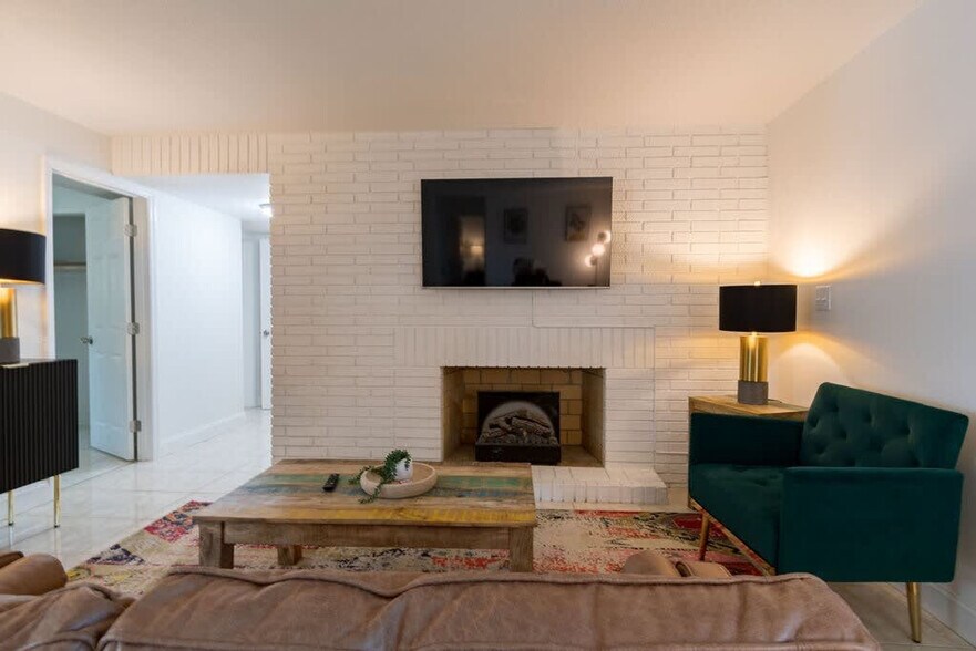 Building Photo - 505 Fillmore Ave