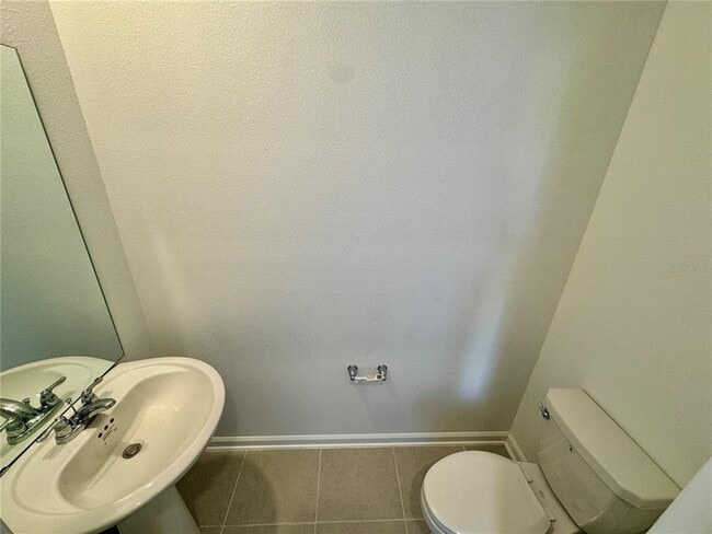 Building Photo - 2819 Maloof Dr