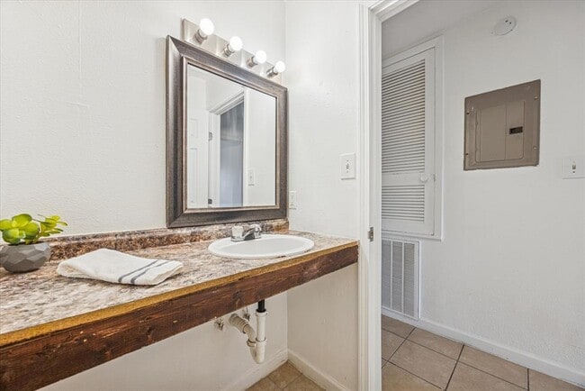 Building Photo - 8212 Sam Rayburn Dr