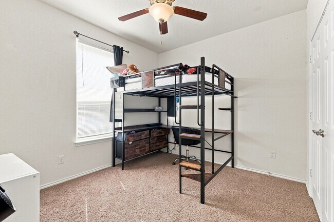 Building Photo - 4426 Semora Oak