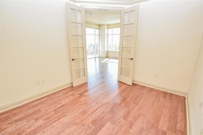 Building Photo - 2801 Wexford Dr
