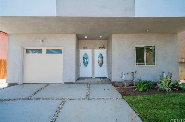 Building Photo - 850 W 165th Pl