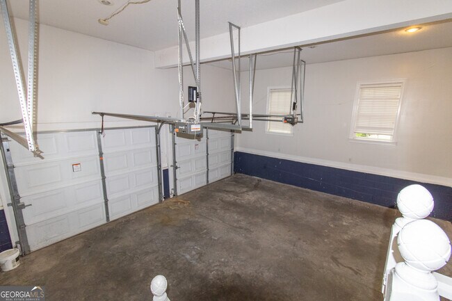Building Photo - 906 Monarch Cir