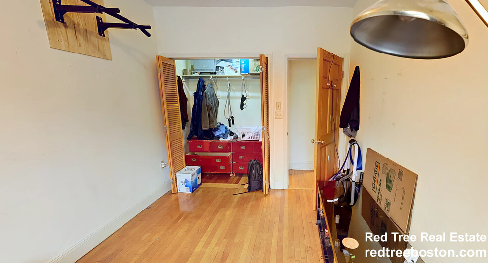 Apt 3 - 1402 Beacon St