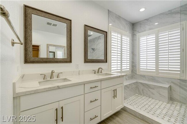 Building Photo - Stunning Home in Gated Community ~ Paseos ...