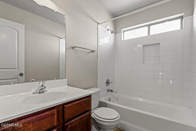 Building Photo - 14407 Misty Point Ct