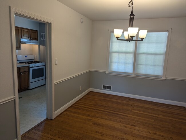 Building Photo - 6120 Mount Ridge Rd