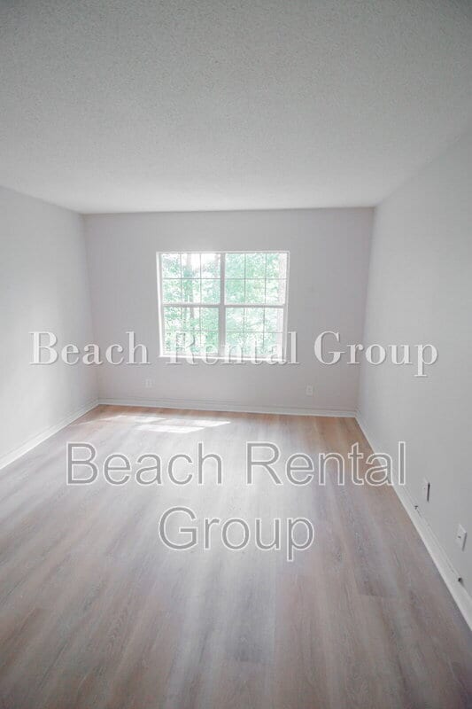 Building Photo - 6840 Blue Heron Blvd