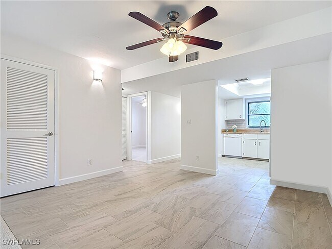 Building Photo - 28120 Pine Haven Way