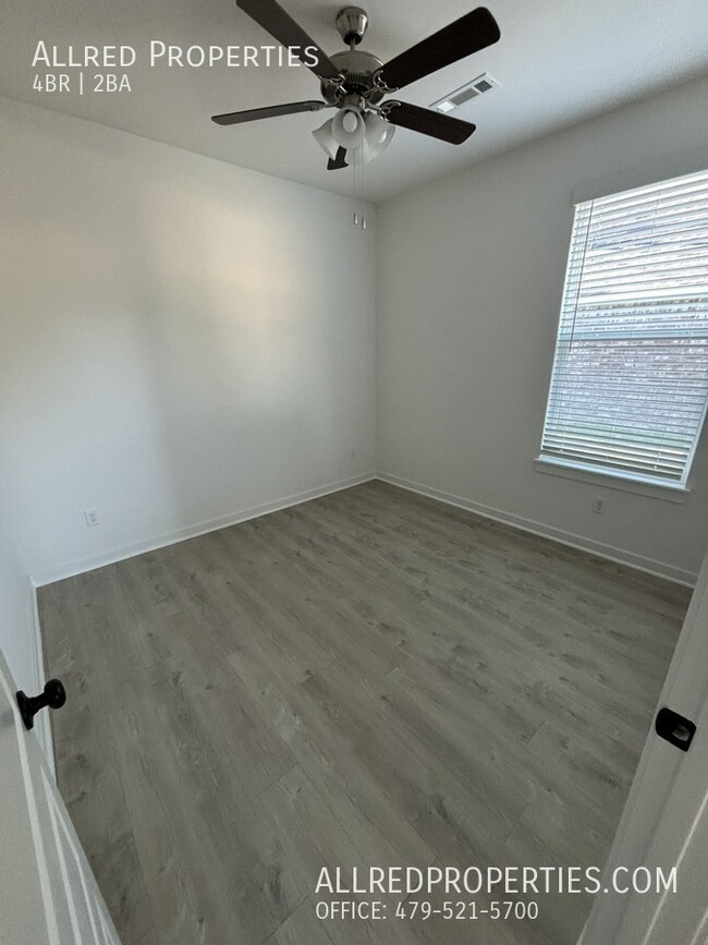 Building Photo - $500 OFF 1ST FULL MONTH"S RENT!! Brand New...