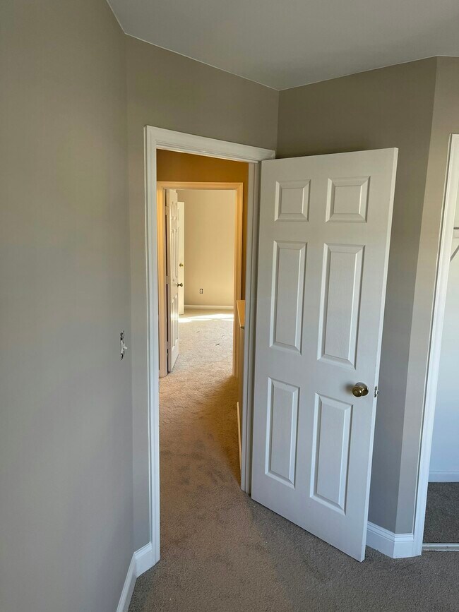 Building Photo - 16933 Toms River Loop