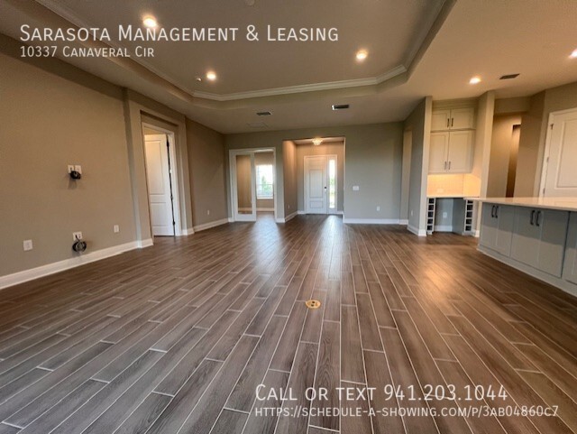 Building Photo - 10337 Canaveral Cir