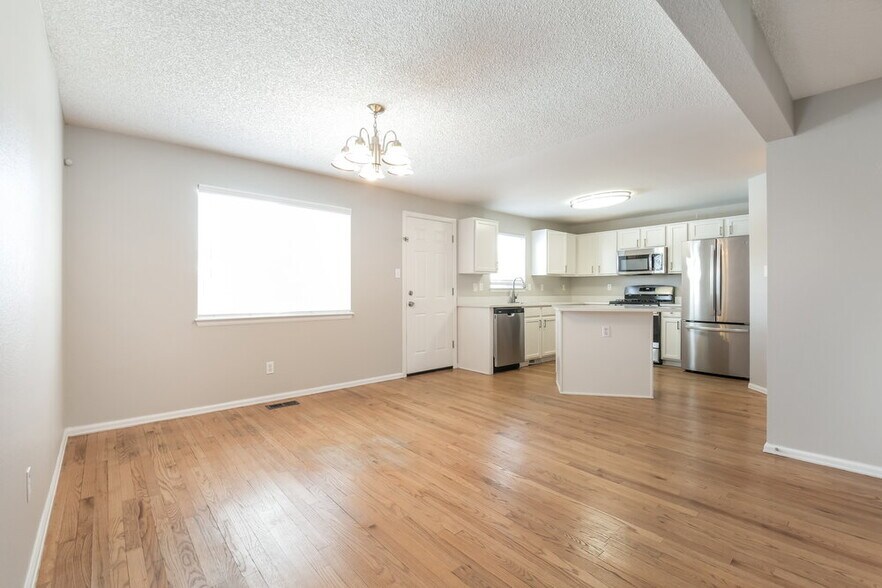 Building Photo - 13587 Bellaire St