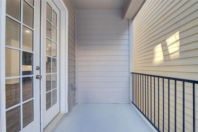 Building Photo - 1415 Adell Rose Ln