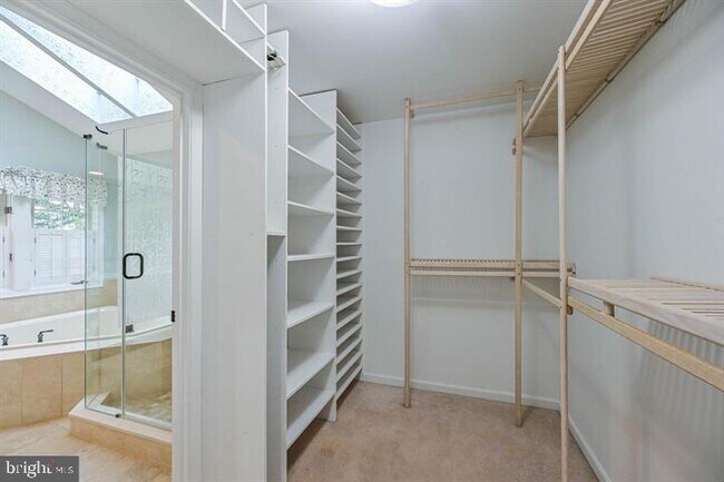Building Photo - 9110 Autumn Oak Ct
