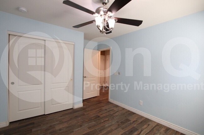 Building Photo - 12123 W Cottontail Ln