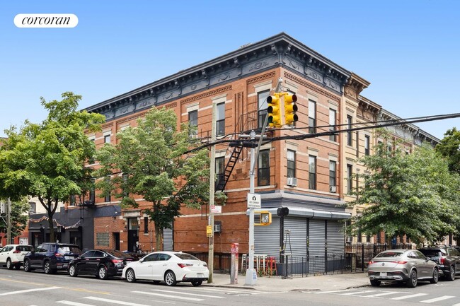 Building Photo - 1684 Woodbine St