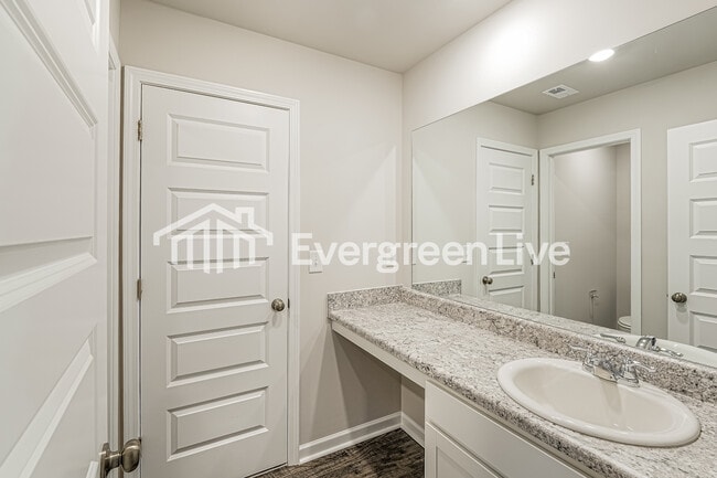 Building Photo - 150 Woodland Wy