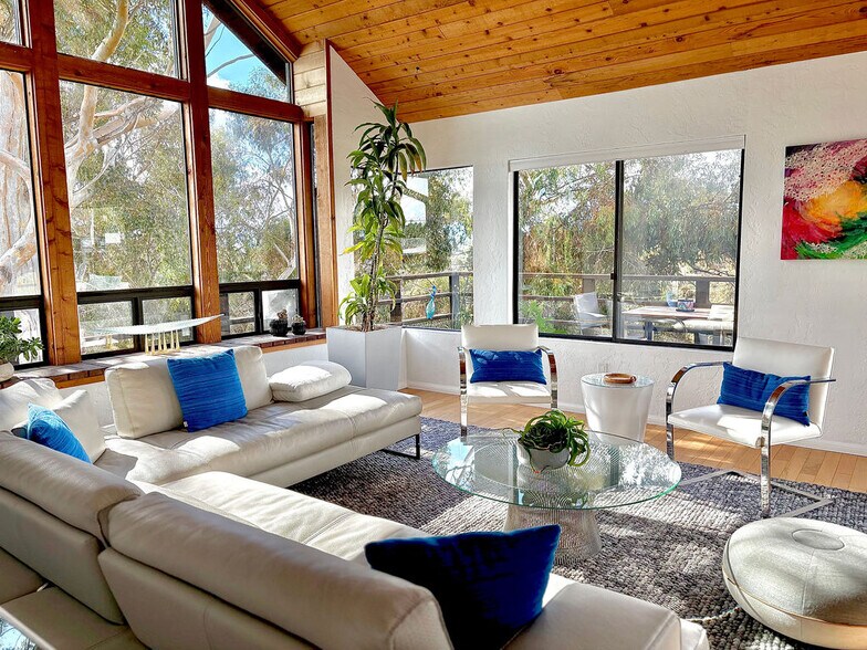 Building Photo - 4328 Proctor Pl