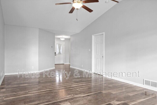 Building Photo - 935 Hugh Hunter Rd