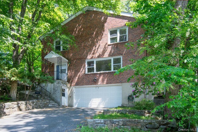 Building Photo - 74 Briary Rd